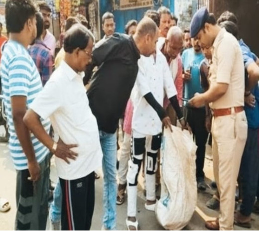 मुजफ्फरपुर : सड़क पर मिला इंसान का कटा पैर, मचा हड़कंप